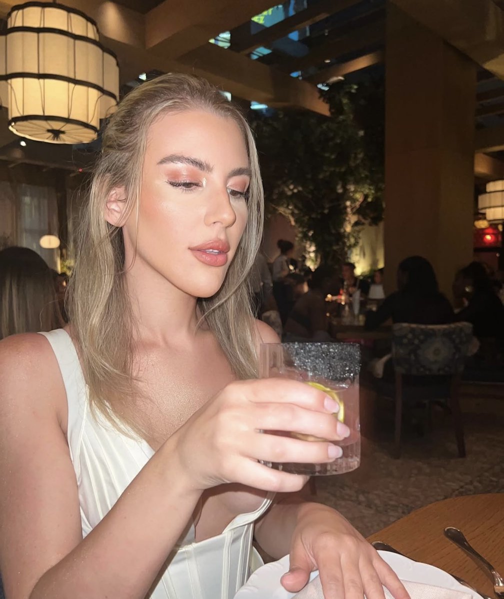 ModelChloeMonet's tweet image. Should I behave tonight… or not bother?