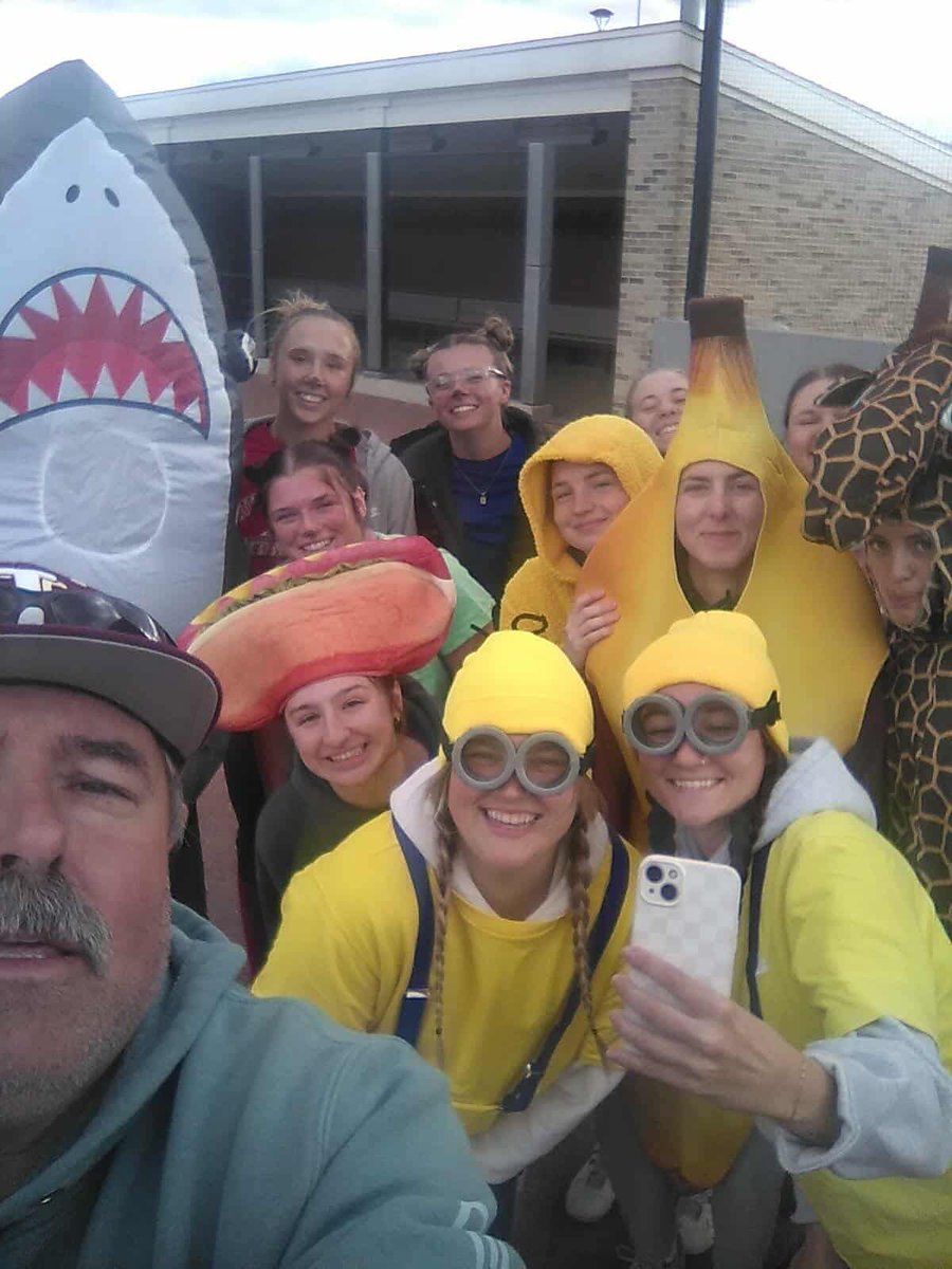 Coach Kelly Gahn tweet media