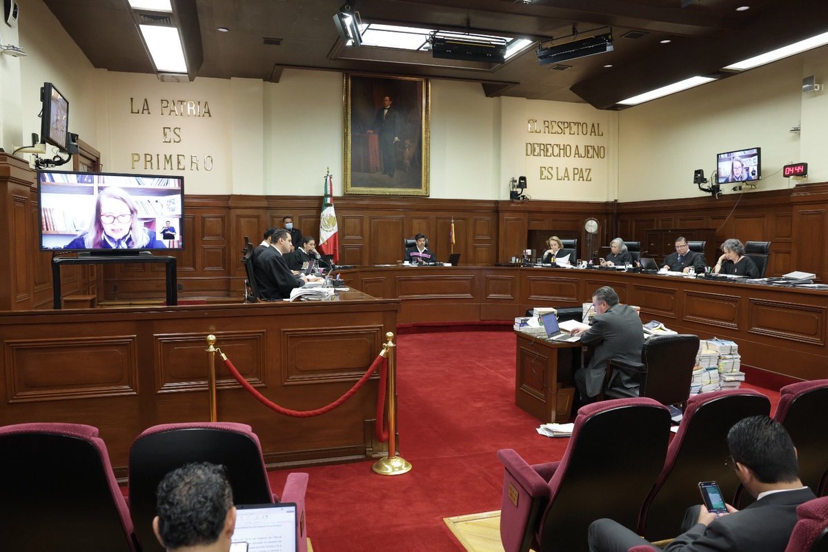 lorettaortiza's tweet image. ¿Por qué es importante regular las comisiones de las AFORES para garantizar un retiro más digno y con mejores pensiones? 💼👷‍♂️🪙

En el Pleno de la @SCJN analizamos el Amparo en Revisión 177/2025, un caso muy importante para millones de personas trabajadoras que cuestiona la…