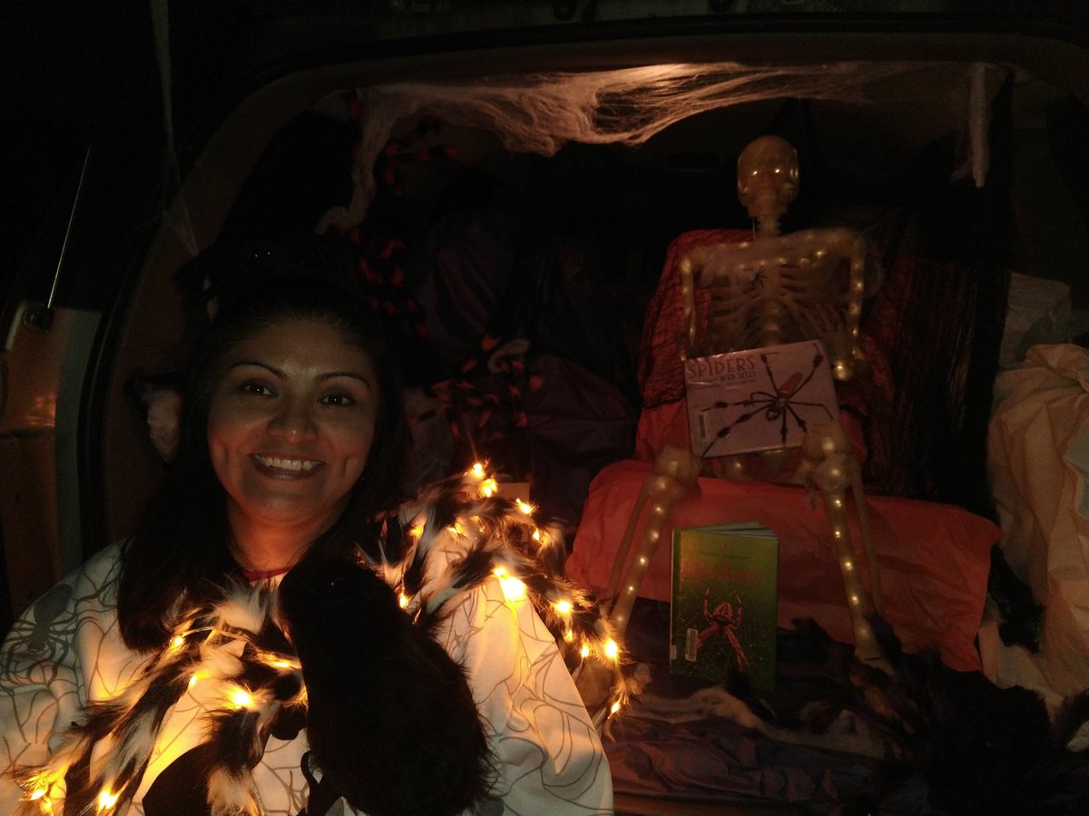 KatyJaime84's tweet photo. Beware of the spooky๐ท๏ธbooks at "Literacy night" ๐ during our boo-tiful Trunk-Or-Trea๐ป #PreKlife @fmgilbert https://t.co/4h9Z7uvNsO
