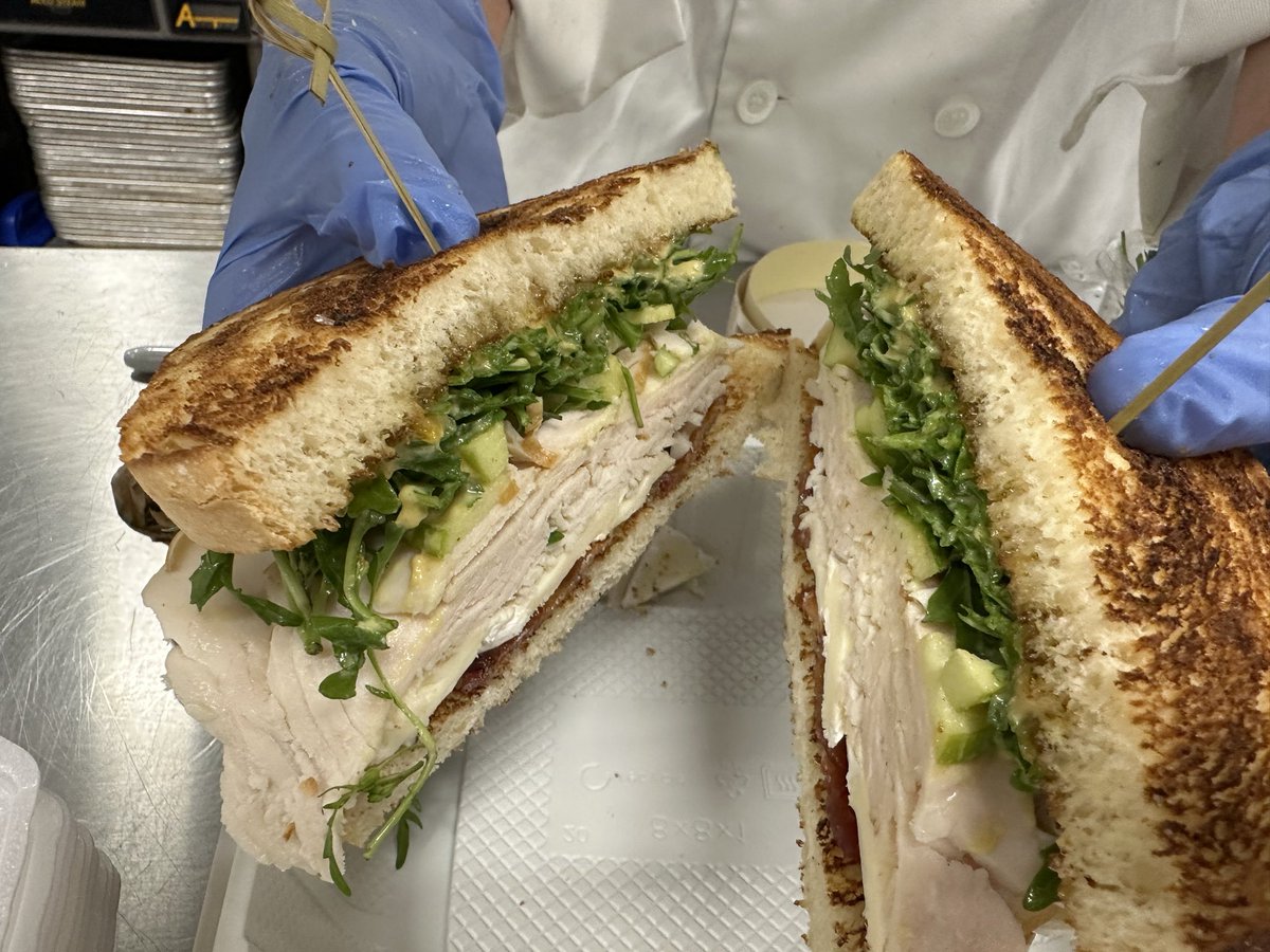 apexculinary's tweet image. Culinary just loves Mr. Holder! A forget lab shoes, so Mr. Holder swapped! 😂