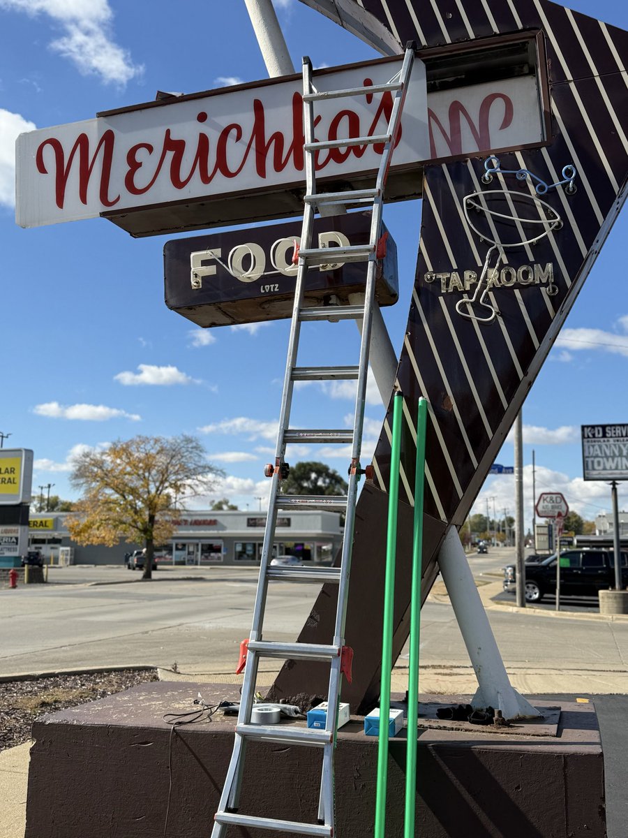 Merichka's Rest. tweet media