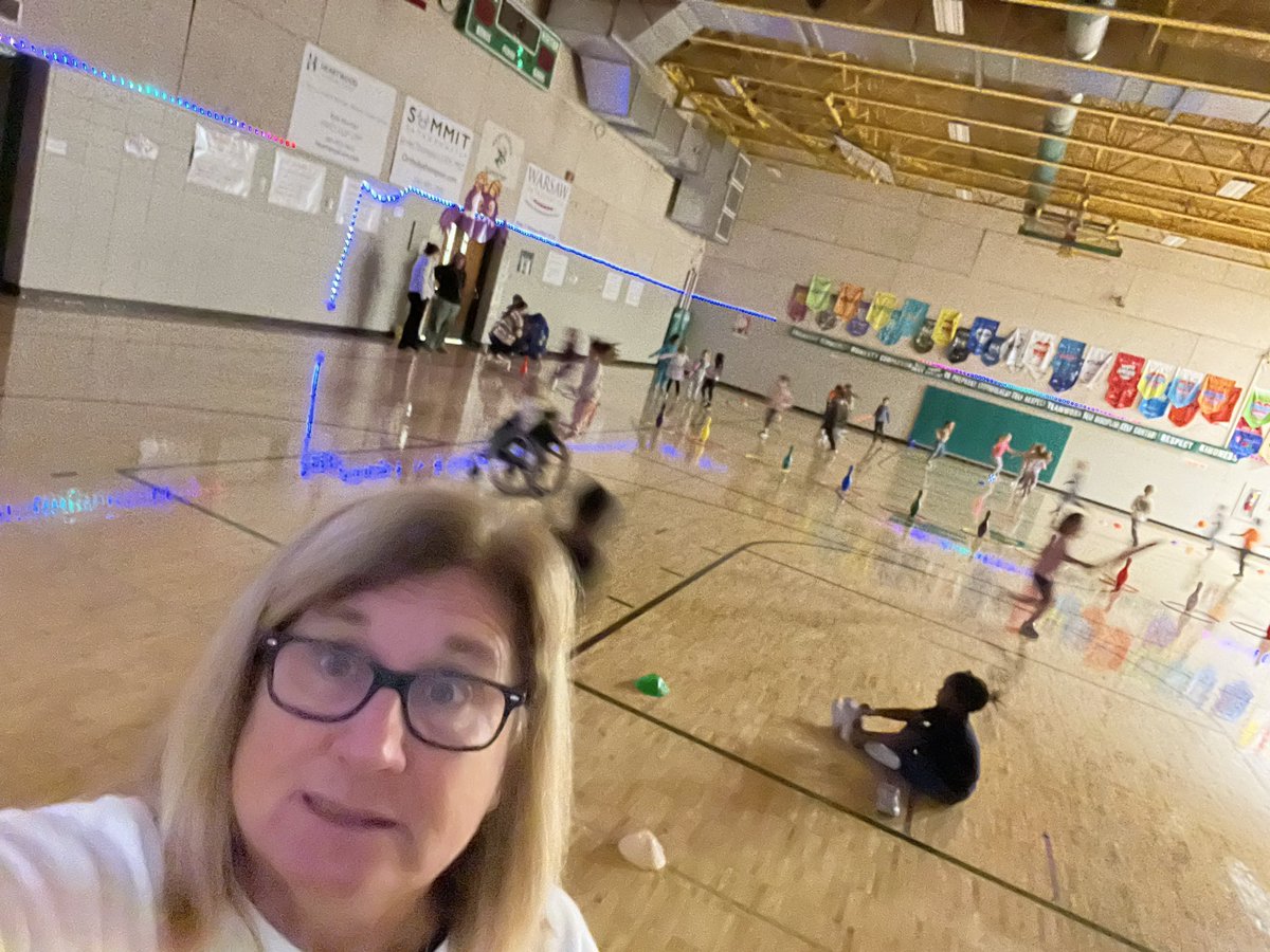 debblunk's tweet photo. Put up lights and door decorations and turned the lights low and played some spoken games !! Kids had a great day !! #washingtonstem https://t.co/anzYhCORee