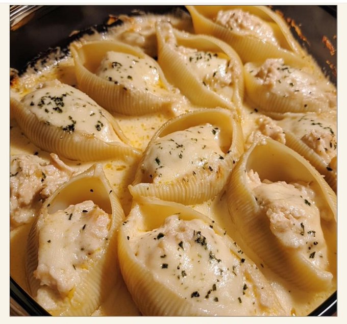 Garlic Butter Chicken Alfredo Stuffed Shells