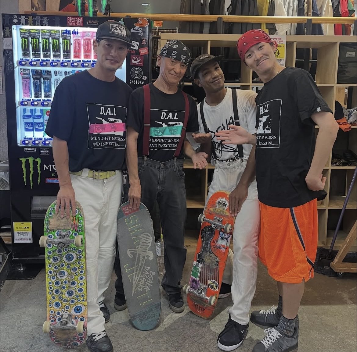 SPOTAKA_CO_LTD's tweet image. おはスポ🌞
Happy Halloween🎃

スポパーよりお知らせ📢
ハロウィンということで仮装してきてくれた方はスポパー1日無料開放🛹
ばっちばちの仮装でスポパー集合！！
合言葉はスタッフまで🍪🍬
※仮装なしの場合は、通常料金となります。

#スポタカ #スケートボード #ハロウィン