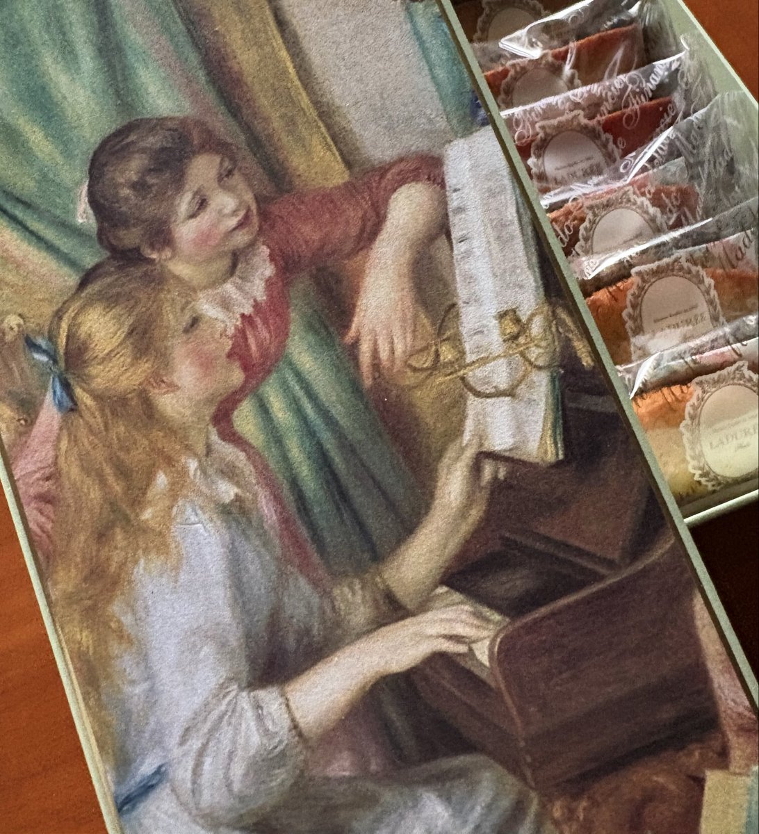 【新品未使用】 LADURE ラデュレ 6TH アニバーサリー ♡レア入手困難 ラデュレ