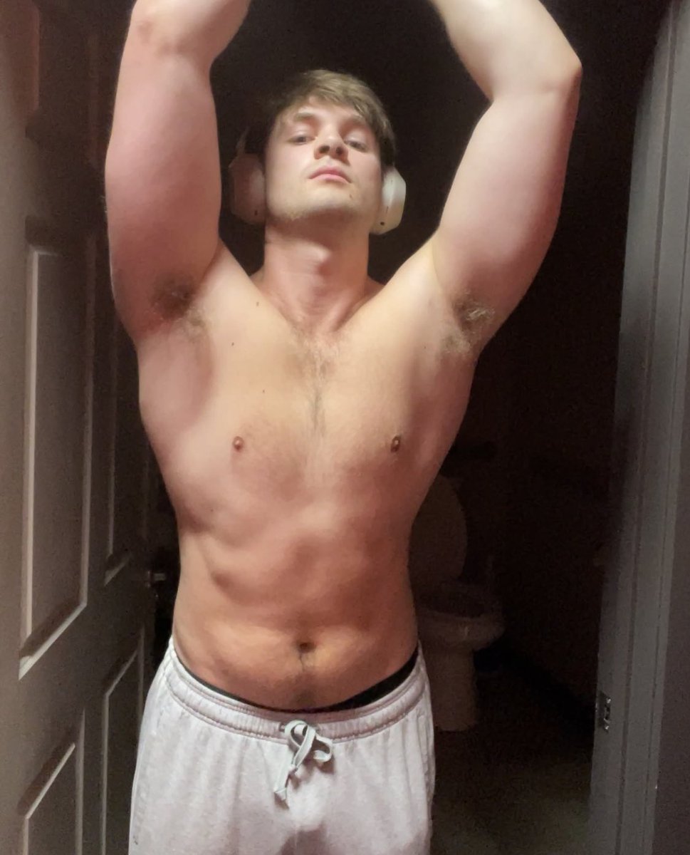 My bulge dwarfs you 🏧’s