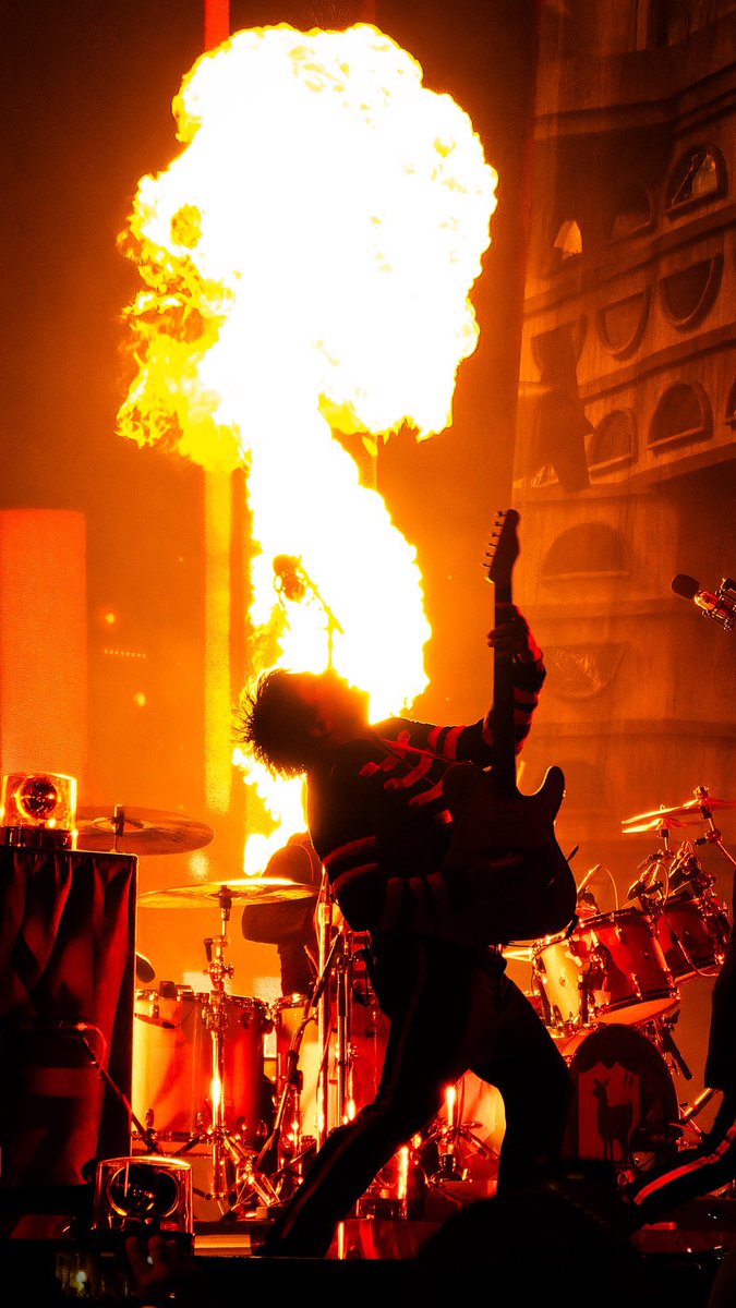 My Chemical Romance マイケミ MY CHEMICAL ROMANCE、ベスト・アルバム『May Death Never Stop You