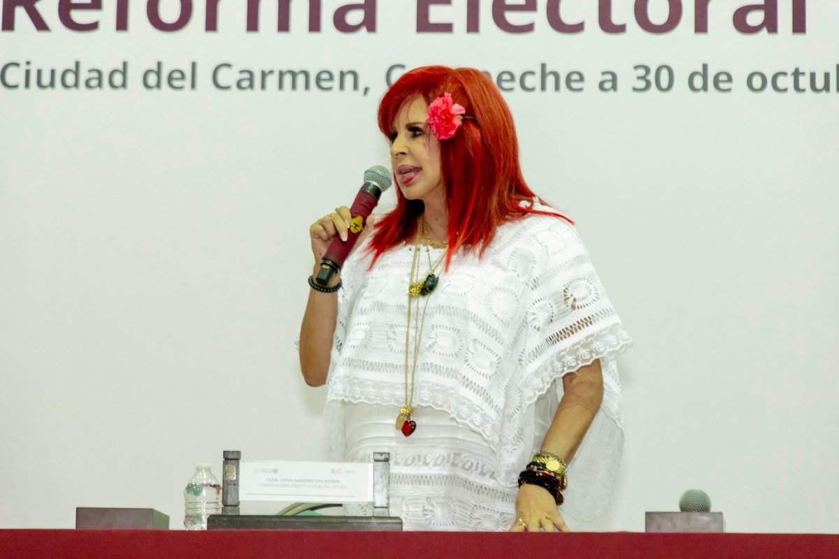 LaydaSansores's tweet photo. Junto a nuestra querida @ErnestinaGodoy_, consejera jurídica del Ejecutivo Federal, de quien conocemos sus luchas, su rectitud y su profundo sentido de justicia, asistimos al segundo día de las Audiencias Públicas de la Comisión Presidencial para la Reforma Electoral, en Carmen.

Este espacio de diálogo abre las puertas para que la voz de los campechanos sea escuchada y tomada en cuenta en el diseño de una nueva reforma electoral que nos represente a todos.

Vivimos un momento histórico con una Presidenta preparada, que inspira, que nos llena de orgullo y, sobre todo, que es profundamente querida por el pueblo!