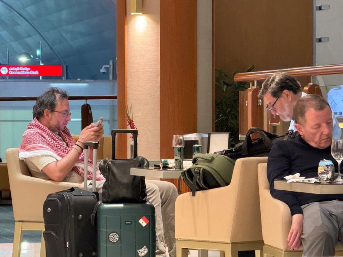 Noroña (<a href="/fernandeznorona/">Fernández Noroña</a>) en la sala VIP tras su regreso luego de luchar en favor de los compañeros palestinos. Aun le queda soludarizarse con las madres buscadoras de México y platicarnos de donde saca tanto dinero para vivir tan bien si antes ni para unos tacos de tripa con