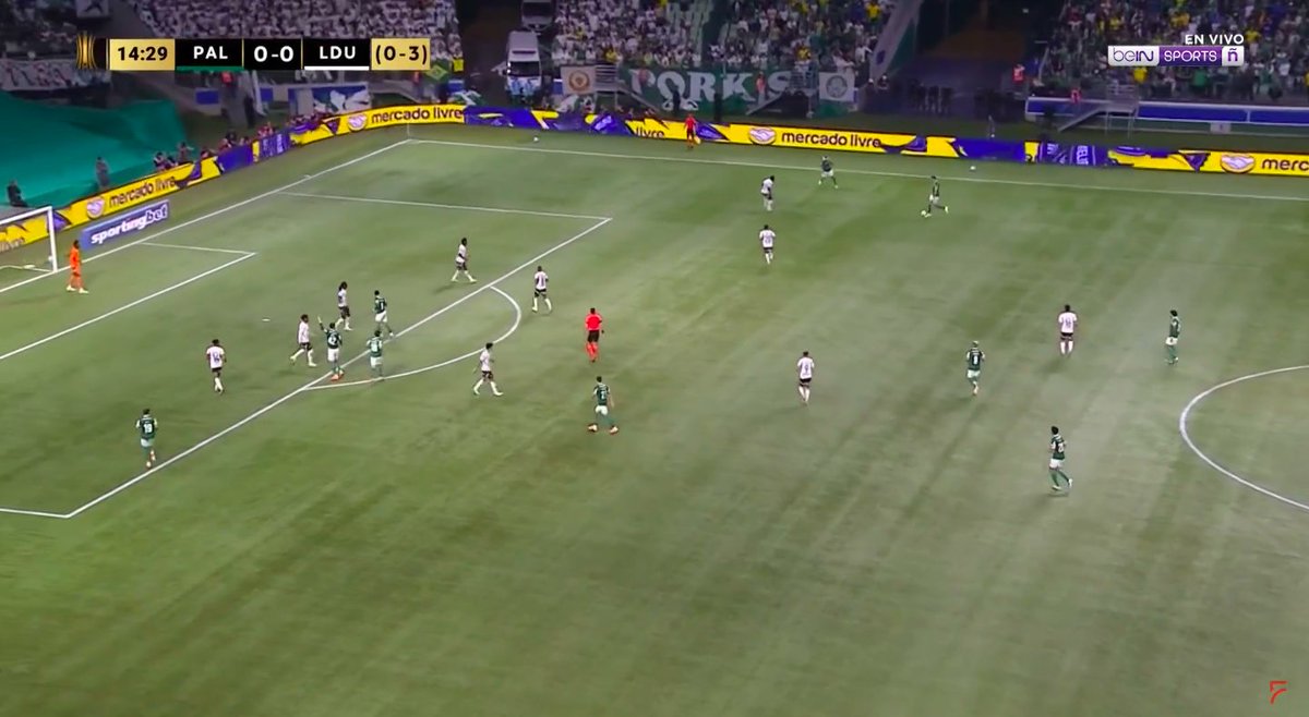 _RaiMonteiro's tweet image. Dentro das mudanças de Abel, novidades também no posicionamento: Allan bem aberto na direita, Sosa bem aberto na esquerda, Andreas como 5 e Maurício também por dentro, atrás de Flaco-Roque. A novidade é Piquerez, que joga como meio-campista com a bola, como já fez algumas vezes.