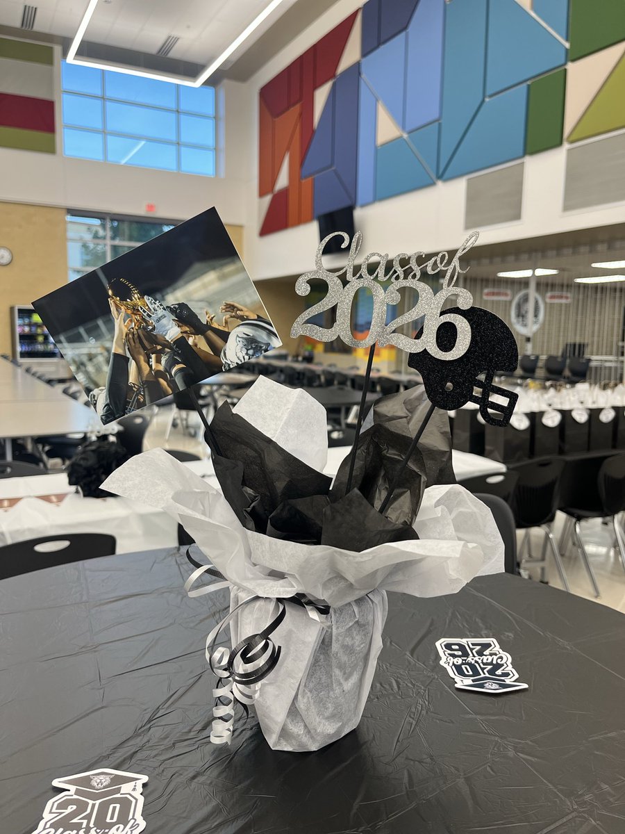 WildcatsDen_SA's tweet photo. What a night! ✨ Yesterday we honored our Legacy Class — Seniors 2026 at their football dinner. A night to remember for our boys and their families. 🤍🐾
Proud of you, Wildcats!
#LegacyClass #SotomayorPride #WildcatsFootball #Senior2026 https://t.co/973zcRfvQ7