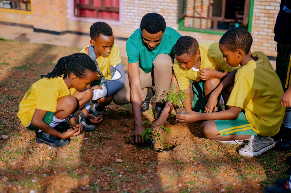 GreenStarzHub's tweet image. GreenStarzHub(GreenStars)- Climate Team, together with @sos_children&apos;s Villages International School - in Kigali, launched the “One-Student-One-Tree” Initiative, which is one of the flagship sections of the #UMURINGA-Green-Awareness Project.

👉🏽 watch: youtube.com/watch?v=amKkj7…