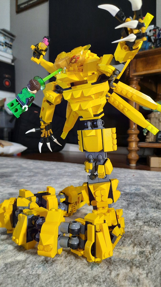 Been working on a lego build the last few days so here's my Parallax MOC for my Green Lantern scene