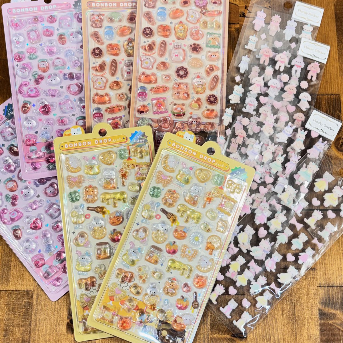 ボンボンドロップシール少しですが入荷しました！🥰 在庫状況は文具