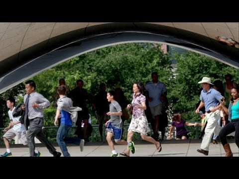 RichardERoeper's tweet image. The first time we see a main character in an upcoming limited series, she's on the phone while walking past The Bean. For nearly 20 years, this has been a go-to "We're in Chicago!" shot. And why not --she's a beauty. #TheBreakup #TheVow #SourceCode #TransformersDarkOfTheMoon