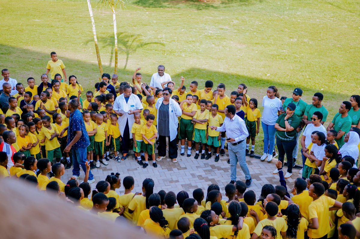 GreenStarzHub's tweet image. GreenStarzHub(GreenStars)- Climate Team, together with @sos_children&apos;s Villages International School - in Kigali, launched the “One-Student-One-Tree” Initiative, which is one of the flagship sections of the #UMURINGA-Green-Awareness Project.

👉🏽 watch: youtube.com/watch?v=amKkj7…