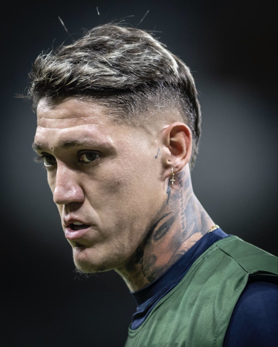 No escucho y sigo enfocado en lo mío y en mi trabajo. Lo mejor está por venir 🙏🏼 Siempre con Fé .  (Cada uno se queda en el lugar que se merece ) 😴👋🏽