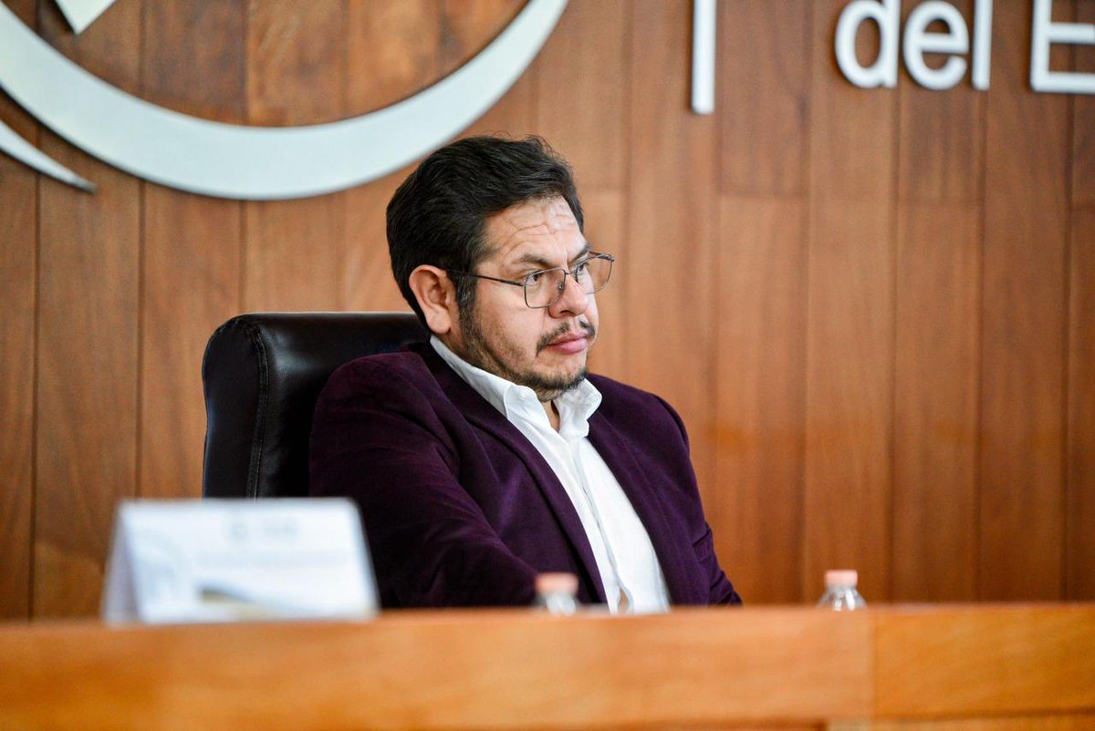 ✨ #SesiónPública No. 38
📸 Te compartimos la galería fotográfica de la Sesión Pública No. 38 del Pleno del Tribunal Electoral del Estado de México (#TEEM), encabezado por la Magistrada Presidenta Dra. <a href="/ArlenSiuMx/">Arlen Siu</a> Jaime Merlos.