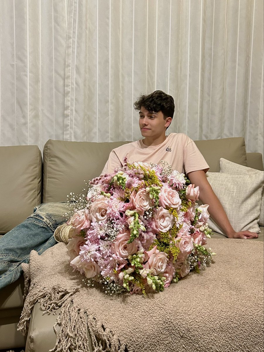 eu e o último buquê que eu ganhei