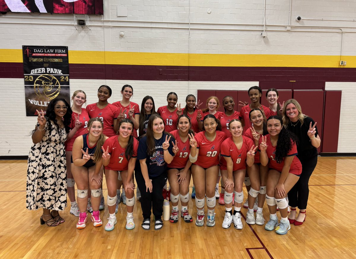 atascocita_vb's tweet image. BI-DISTRICT CHAMPS!!🔥🤩 3-0 win tonight &amp;amp; a great match played by our girls! Thank you to @ahsasbc for the sign outside the school &amp;amp; Mr. Falker for the support! 🤗