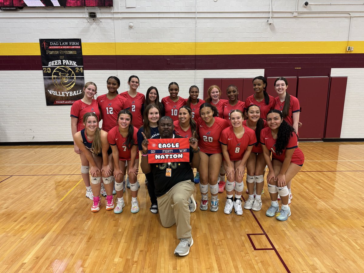 atascocita_vb's tweet image. BI-DISTRICT CHAMPS!!🔥🤩 3-0 win tonight &amp;amp; a great match played by our girls! Thank you to @ahsasbc for the sign outside the school &amp;amp; Mr. Falker for the support! 🤗