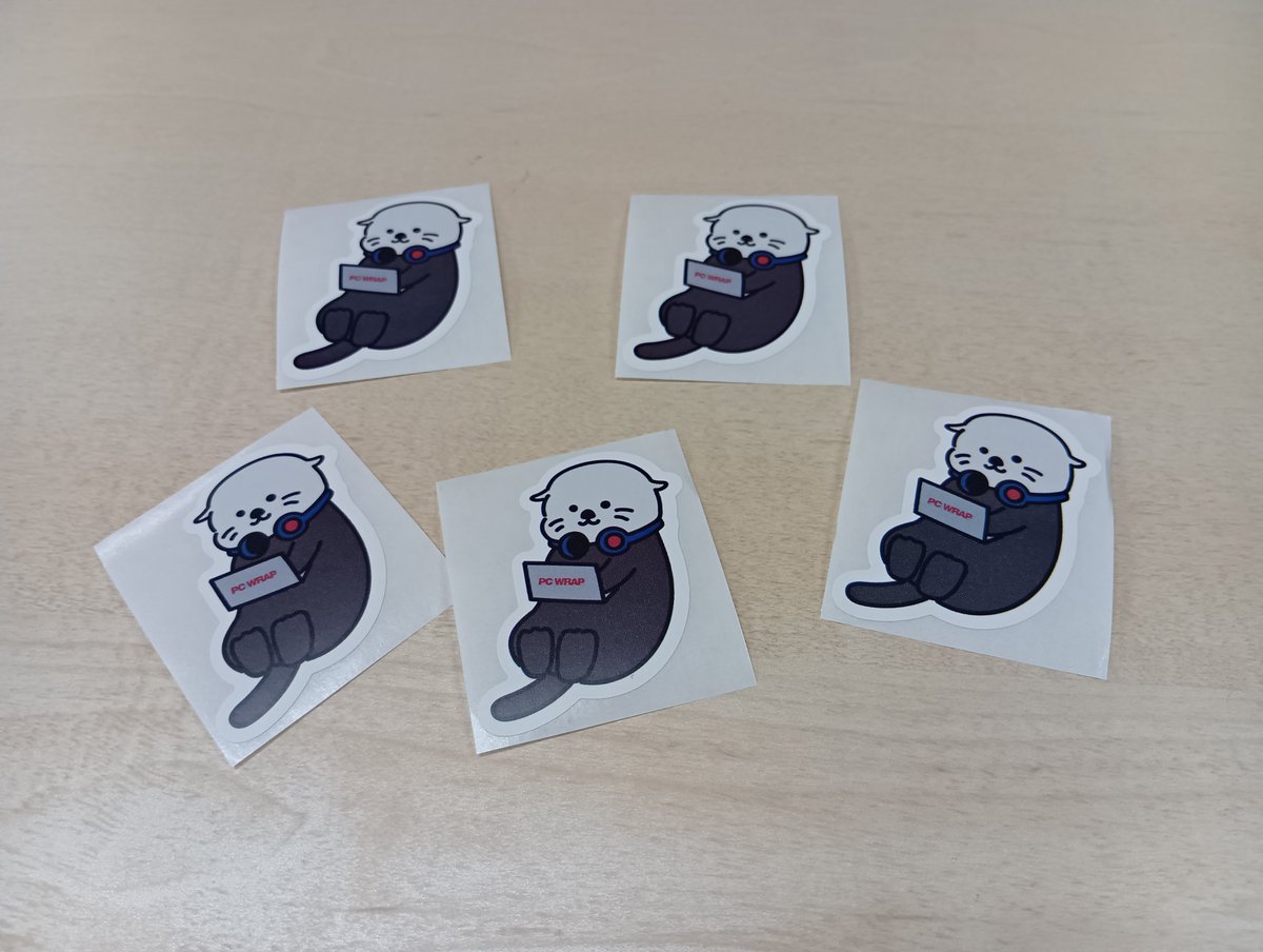 PCWRAP's tweet image. おはラップ🦦💻
🎃👻ハッピーハロウィン！👻🎃
Happy Halloween！
トリックオアトリート！🍬
いいねをくれないとイタズラしちゃうかも🎃

今日はちょっとだけ“お知らせ”を🎁
実は、PCラッコのステッカーを制作中です✨
チラッとだけお見せします👀
本日もよろしくお願いします💻