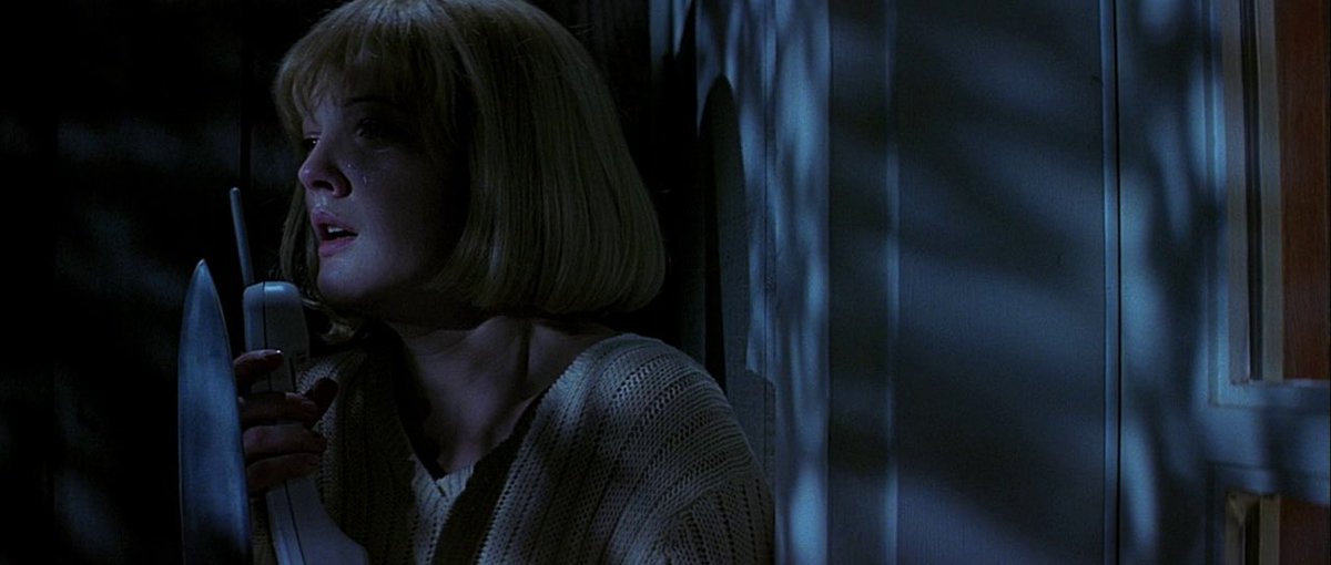Slasherbaddies_'s tweet photo. scream used to look like this btw; warm lamps, real sunsets, blue moonlight cutting through blinds, hidden-camera like voyeuristic framing, vivid colors… the lost art of lighting and composition in slasher movies https://t.co/j4JwcrjLYI
