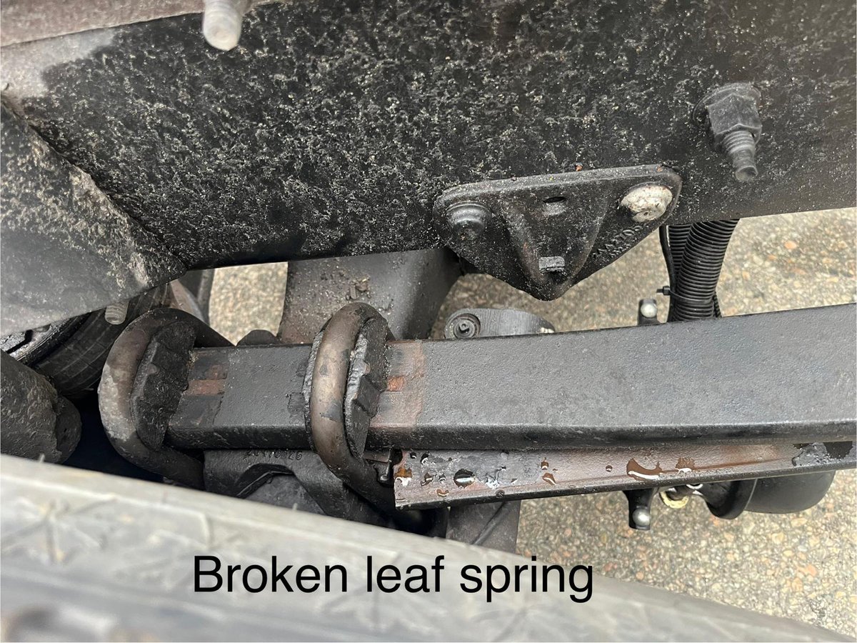 VPDTrafficUnit's tweet image. Completed investigation on MVI at McGill St off ramp (occurred last week).  Undiscovered crack on leaf spring led to full break which caused the axle to shift, which caused jackknife and rollover, which caused fuel tank puncture, which caused diesel to spill onto road.  A…