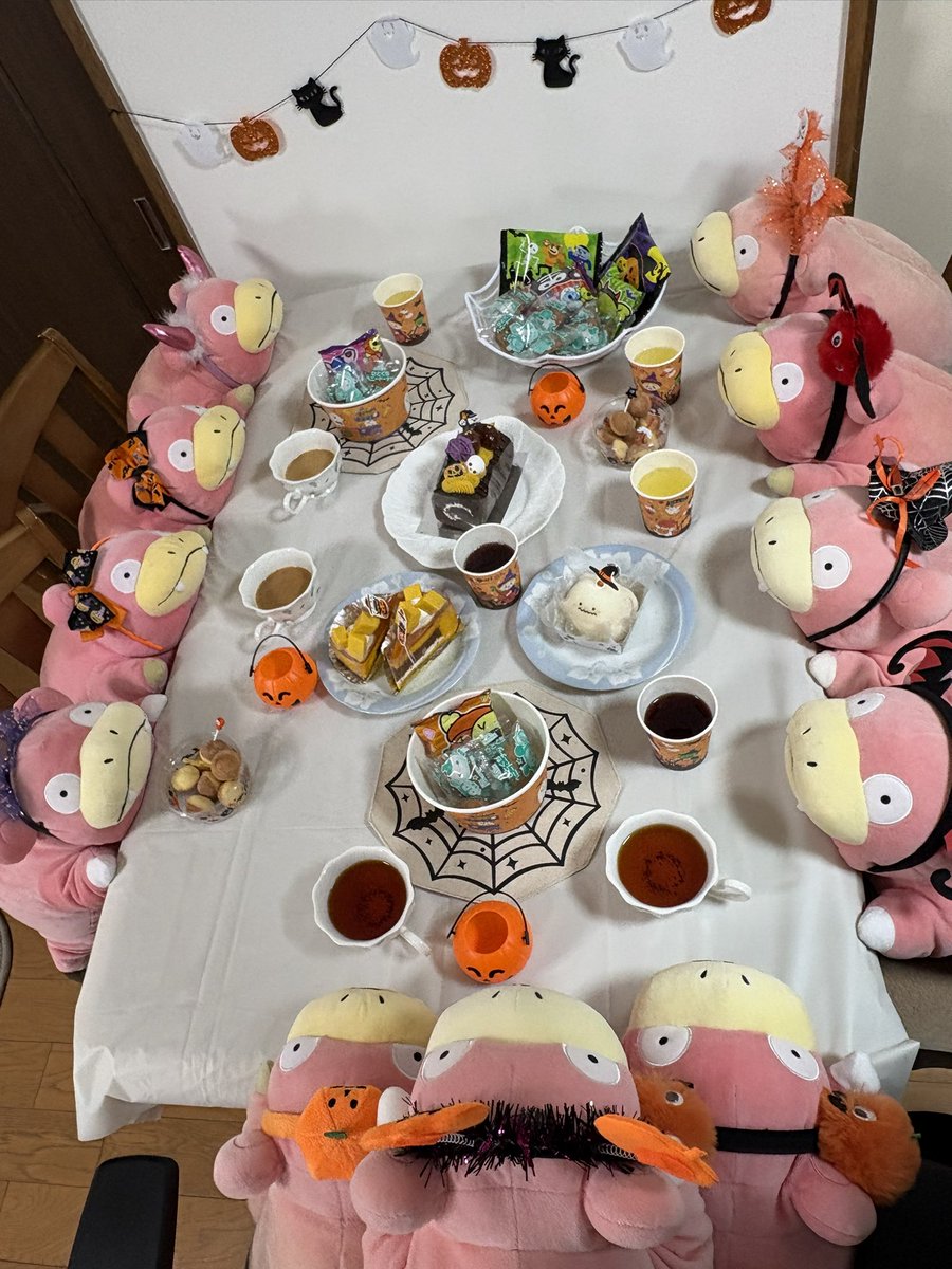 ずんどこやぁん祭りやぁん！！🎃
ケーキとお菓子でパーティーやぁん(*´ω｀*)