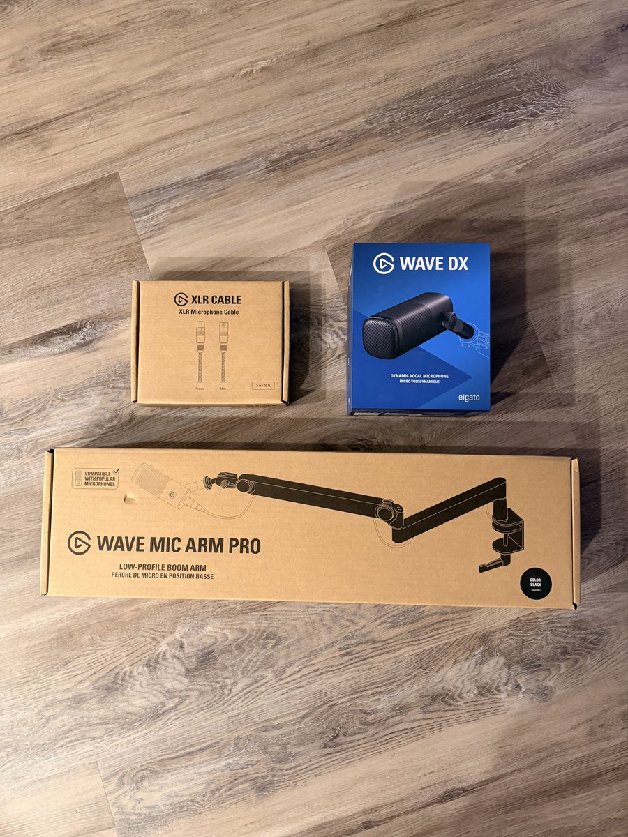 jocejunimo's tweet photo. just received my pro audio setup from a giveaway that I won during @StreamWithMeld #LiveAF event 🥹

I can’t wait to set all of this up! tysm to Meld &amp; @elgato (Akira approves) https://t.co/eAPev6vAri