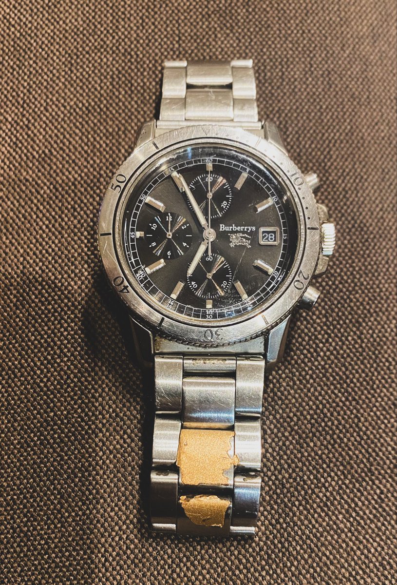 ocogerice's tweet photo. 先日お店の片付けがほぼ終わり、次に入る方もおおかた決まった。
そして自身の次の準備も少しづつ進めてます。
父の形見の時計を再稼働させ、以前履いていた靴も再利用で磨きました。
新しい人生が着々と僕に向かってきてます。
これからは私個人の投稿が主となります。
改めてよろしくお願いします。 https://t.co/OaPBRa6447