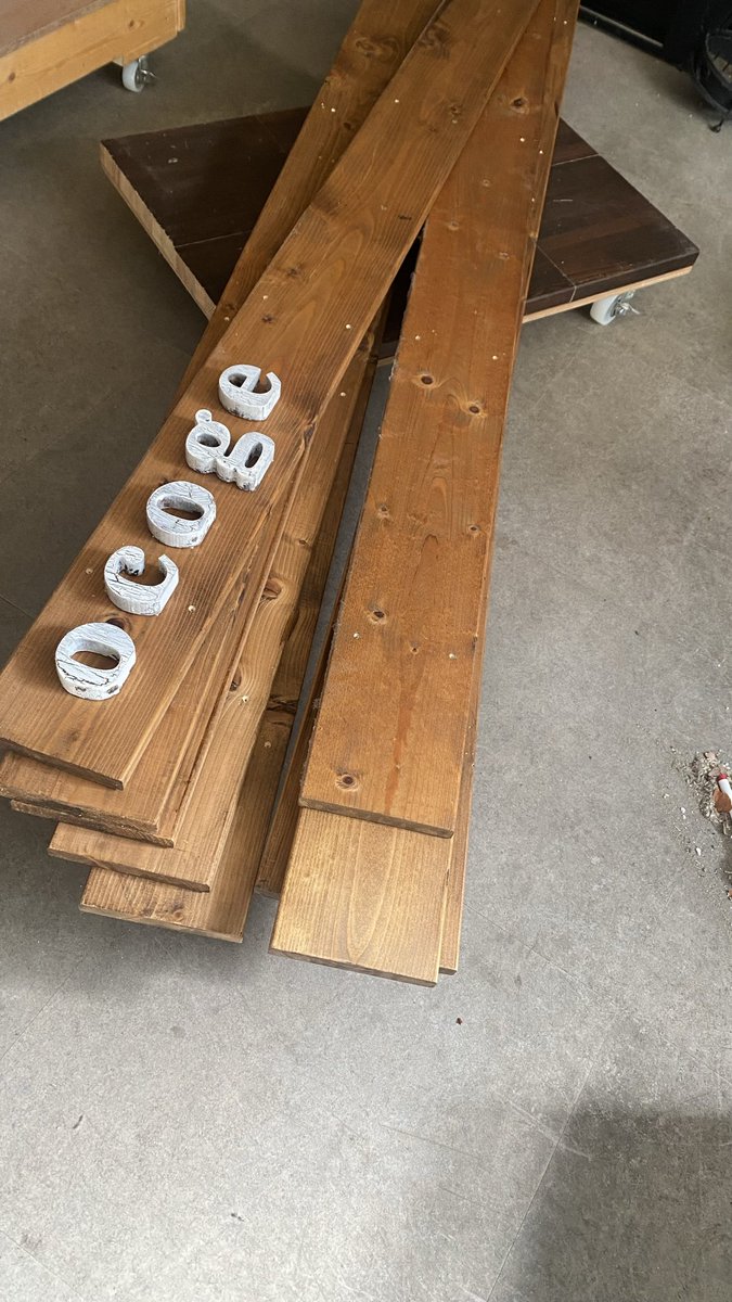 ocogerice's tweet photo. 先日お店の片付けがほぼ終わり、次に入る方もおおかた決まった。
そして自身の次の準備も少しづつ進めてます。
父の形見の時計を再稼働させ、以前履いていた靴も再利用で磨きました。
新しい人生が着々と僕に向かってきてます。
これからは私個人の投稿が主となります。
改めてよろしくお願いします。 https://t.co/OaPBRa6447