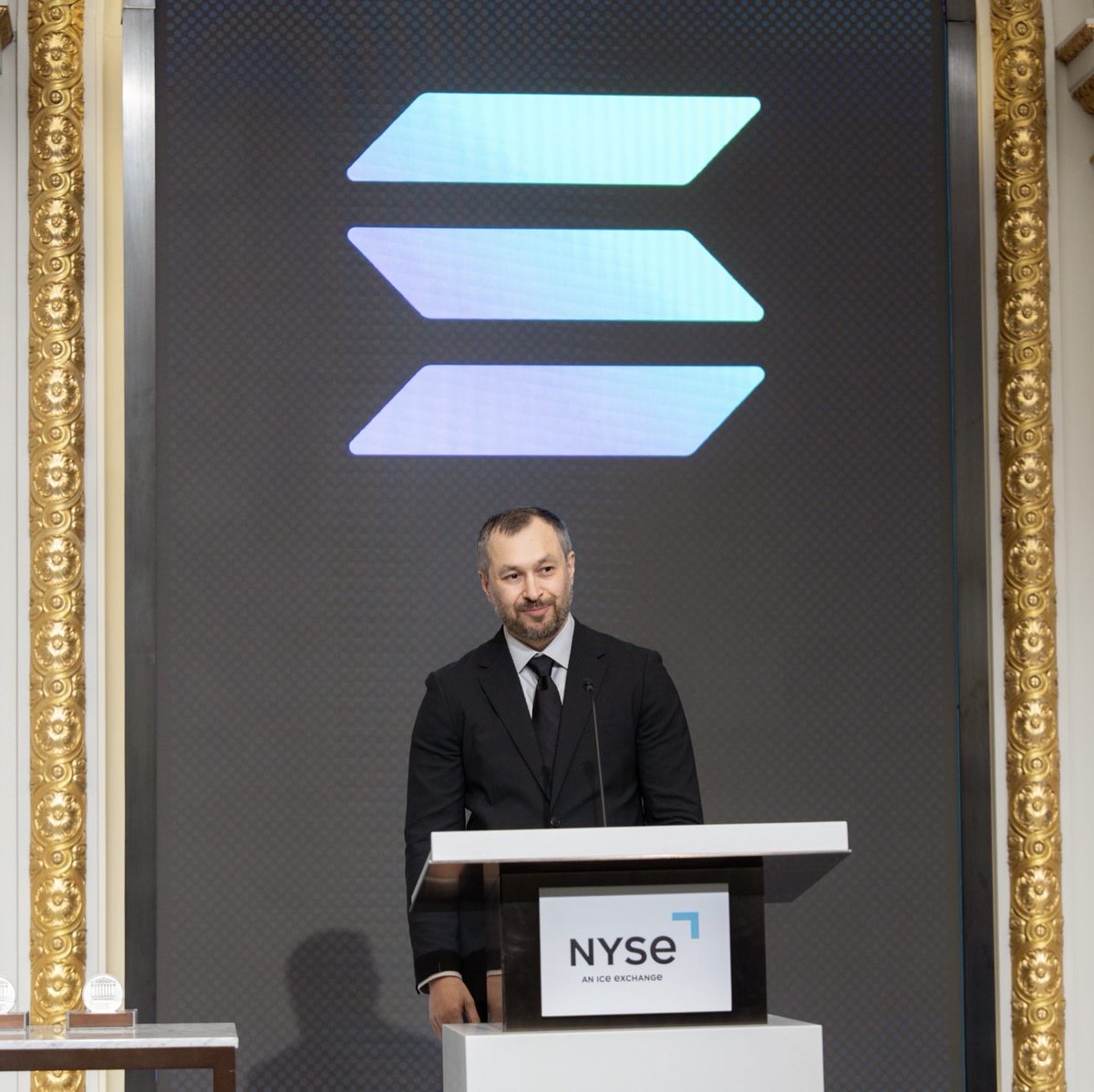 NateGeraci's tweet image. Solana takeover of NYSE…

Wild to see these pics.

Spot crypto ETFs = bridge b/w tradfi &amp;amp; defi 

Present vs future.