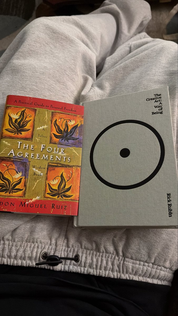 NOTAVYVERT's tweet image. #Newbook #reader 🤓