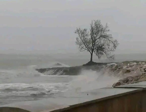 🇨🇺 Cuba se levanta: Autoridades de los ministerios de Finanzas y Precios, MINCEX, Transporte, Construcción, el Instituto de Meteorología, el INRH informaron sobre las acciones emprendidas tras el huracán Melissa.

cubadebate.cu/noticias/2025/…