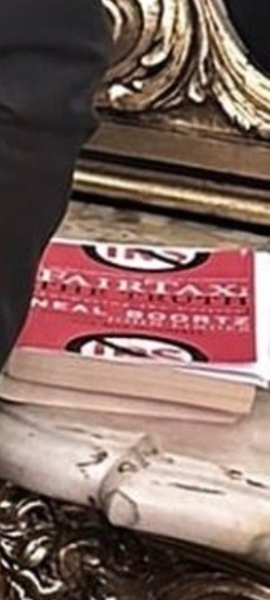 🚨🚨🚨Ves ese librito ahí atrás🚨🚨🚨
Oh casualidad en la reunión de gobernadores
Bueno es  ese libro de mierda atrás, 
"FairTax", lo detesto 
Es una estafa libertaria regresiva que jode a los laburantes mientras los ricos se salvan.
Reemplaza el impuesto a la renta por uno al