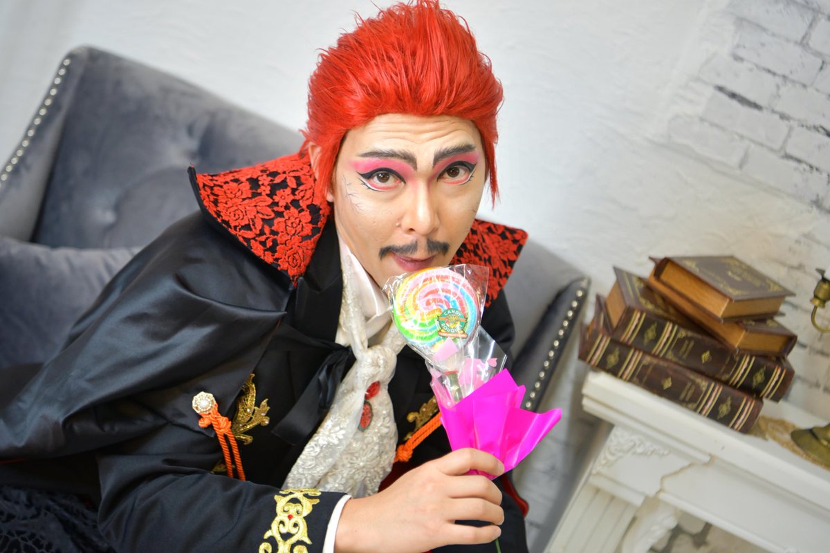 87871za's tweet photo. Happy Halloween🎃❤️

本日のステージは
13時 ハナウィンショー
15時 花やしき歌自慢ハナウィンカラオケ大会です♪

今日も元気に過ごしましょー😊❤️

#花やしき
#花やしき一座 https://t.co/zgLg35HQfK