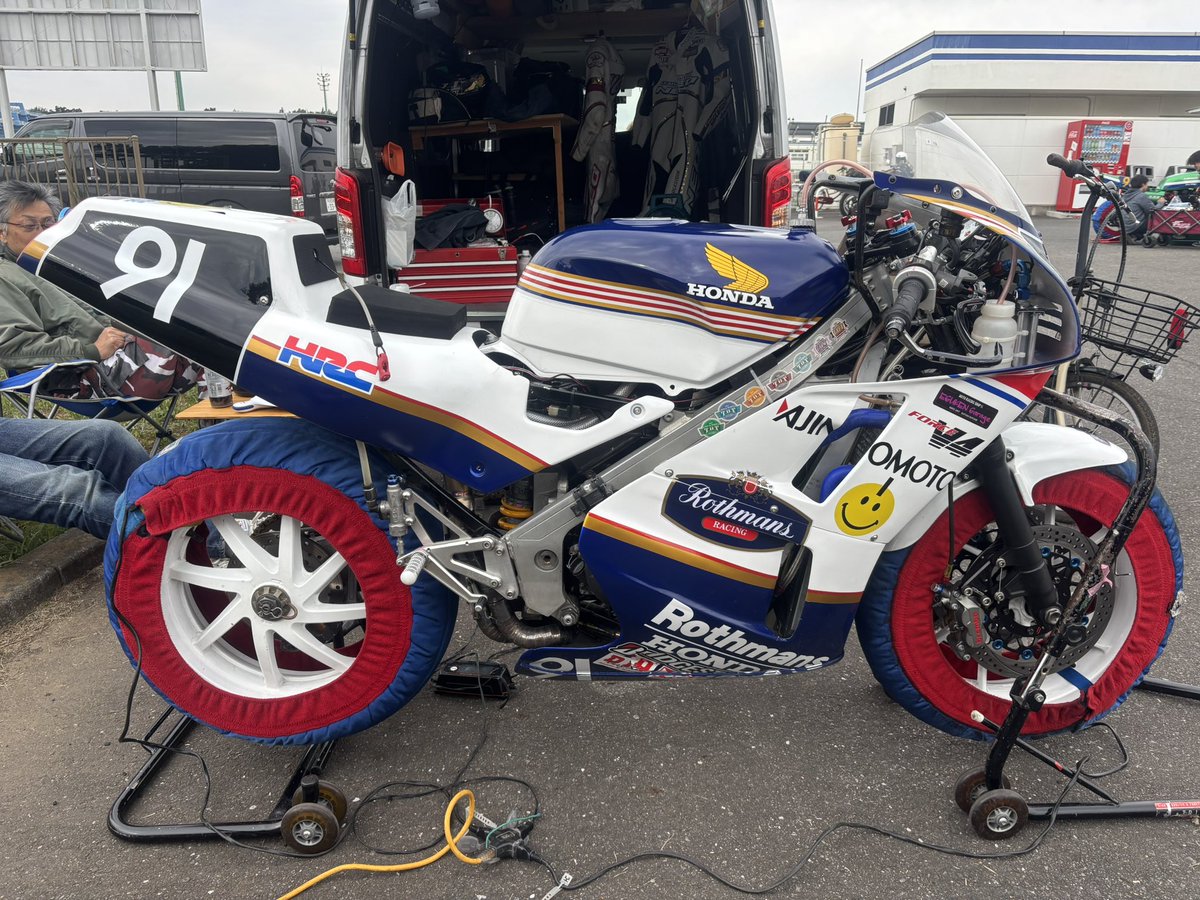 hiroizm3's tweet photo. #テイストオブツ��バ
#zero4
#91
#vfr400r
#ロスマンズ https://t.co/1wEHSIkvN8
