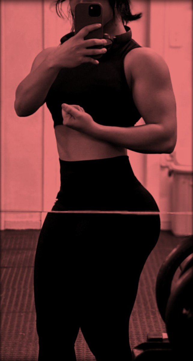 LavenderArtiste's tweet image. Earlier at the gym today. Since it&apos;s the Devil&apos;s Night tomorrow, may as well flex &apos;em early.

[ #FlexFriday ]