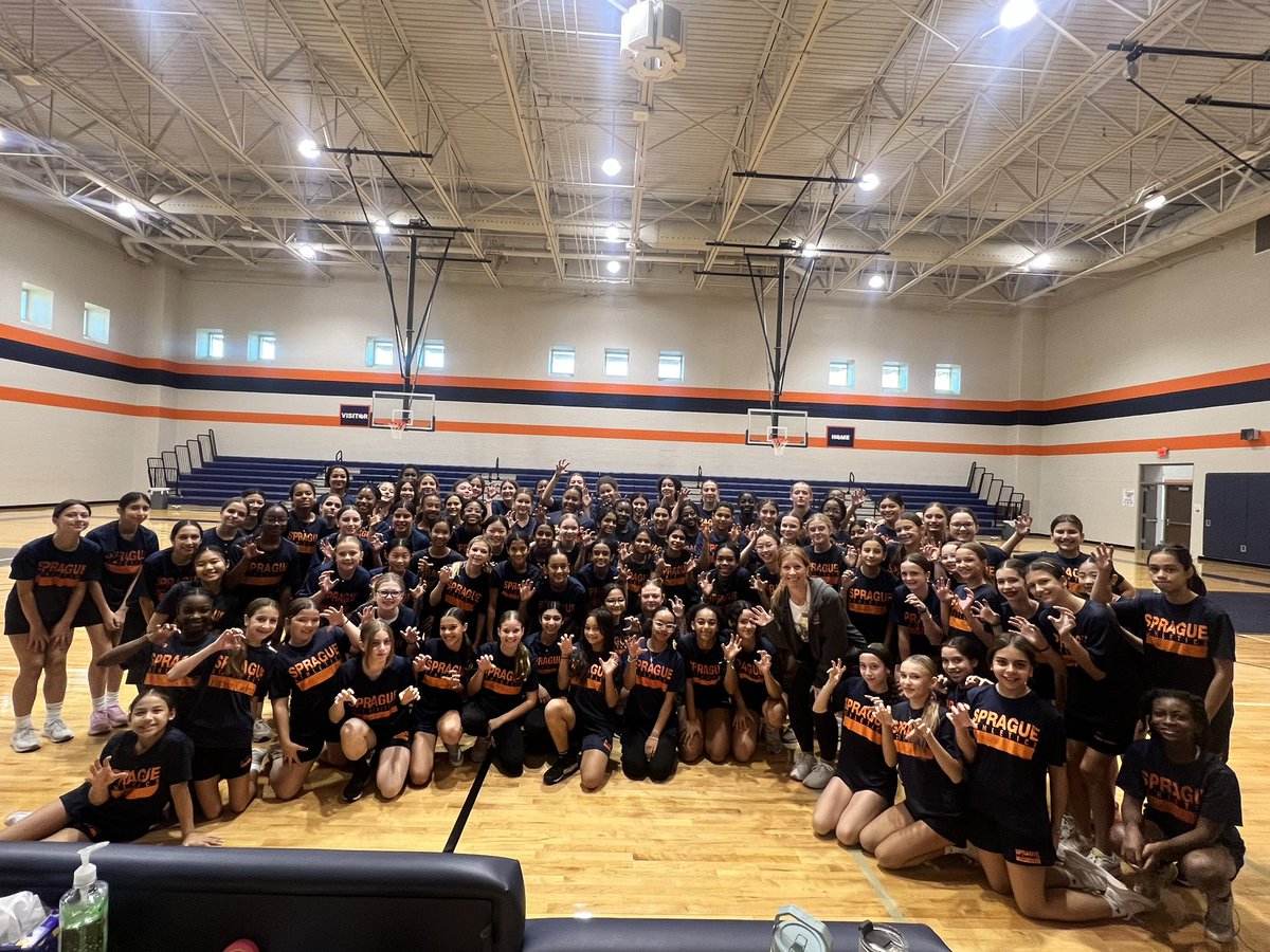 Shout out to Coach <a href="/CandiWeige/">Candi Weige</a> for coming to talk to our athletes and watch future Lady Bears.