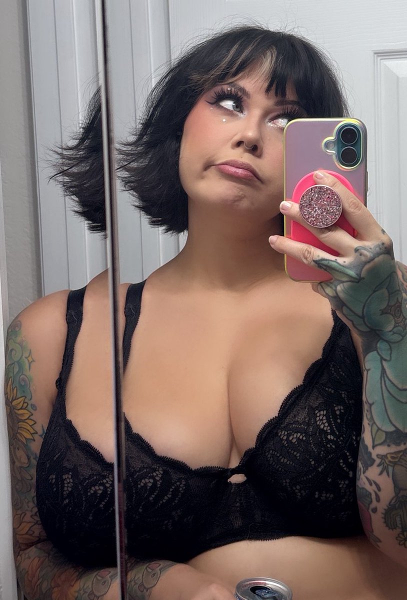 no witty caption im only on twitter for attention anyway