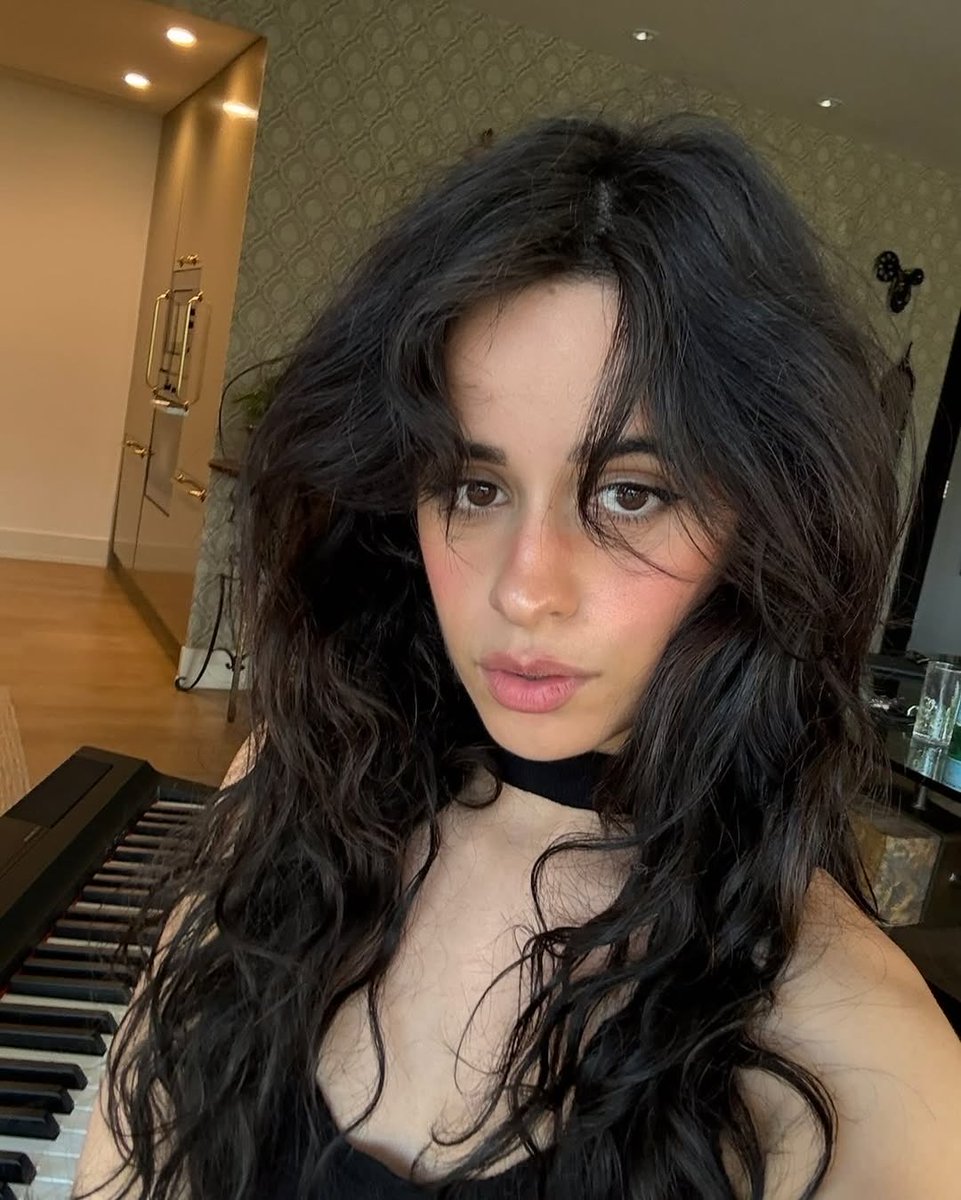 Camila_Cabello's tweet image. watching: Coraline, Parks and rec, sleepy hollow
reading: Priestdaddy by Patricia Lockwood and poetry for song inspo
going to: trashy lingerie for Halloween costumes because I refuse to sit in hair and makeup for 2 hours on a non work day
listening to: lily allen album, 2000s…