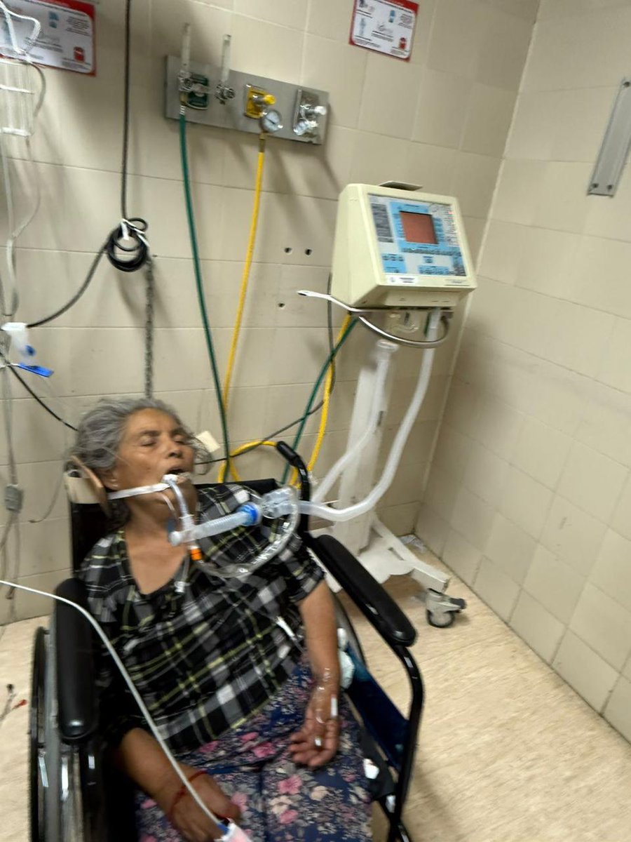 Mira presidente Sheinbaum, Dinamarca mis huevos!! 
Esto es en el IMSS en Puebla. Son chingaderas. Ya no hay sistema de Salud en México. 
<a href="/zoerobledo/">Zoé Robledo</a> 
<a href="/Claudiashein/">Claudia Sheinbaum Pardo</a> 
<a href="/lopezobrador_/">Andrés Manuel</a>