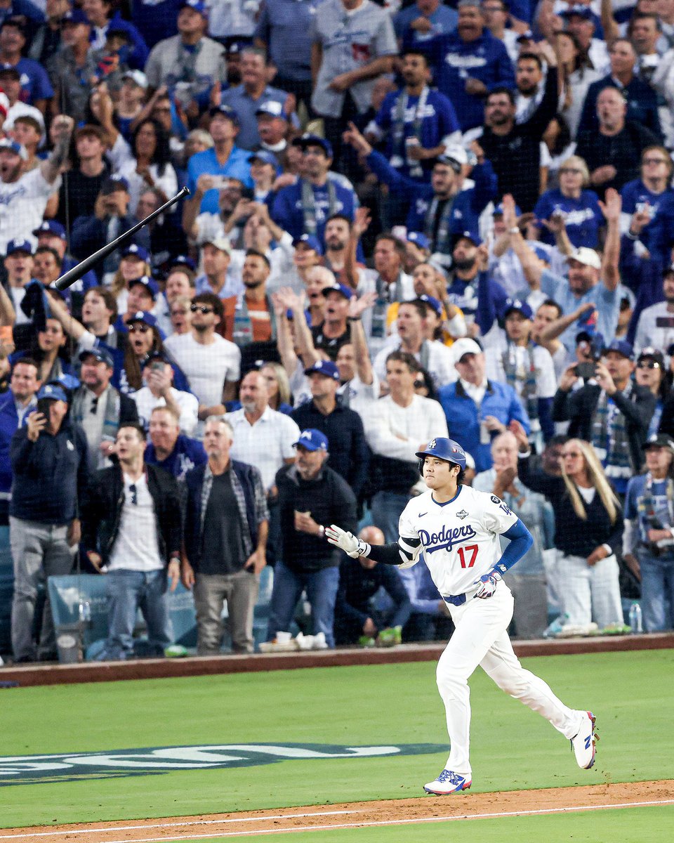 ✍🏻 Si DODGERS remonta y gana la serie mundial voy a regalar $5,000 pesos en transferencia.

Entre todos los ❤️ y RT de este tweet.

Único requisito: Seguirme.