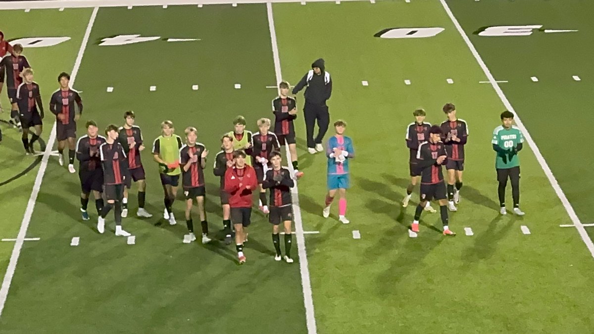 BransnSocrMedia's tweet photo. Final
Thank You Seniors!
@BHSPiratesSoccer  - 0
@MonettSoccer - 1

#SeniorNight
@BHSPirateSports @BransonPirates @BransonTLN @TheBransonNews #WeAreBranson https://t.co/3b4o3QkoeH