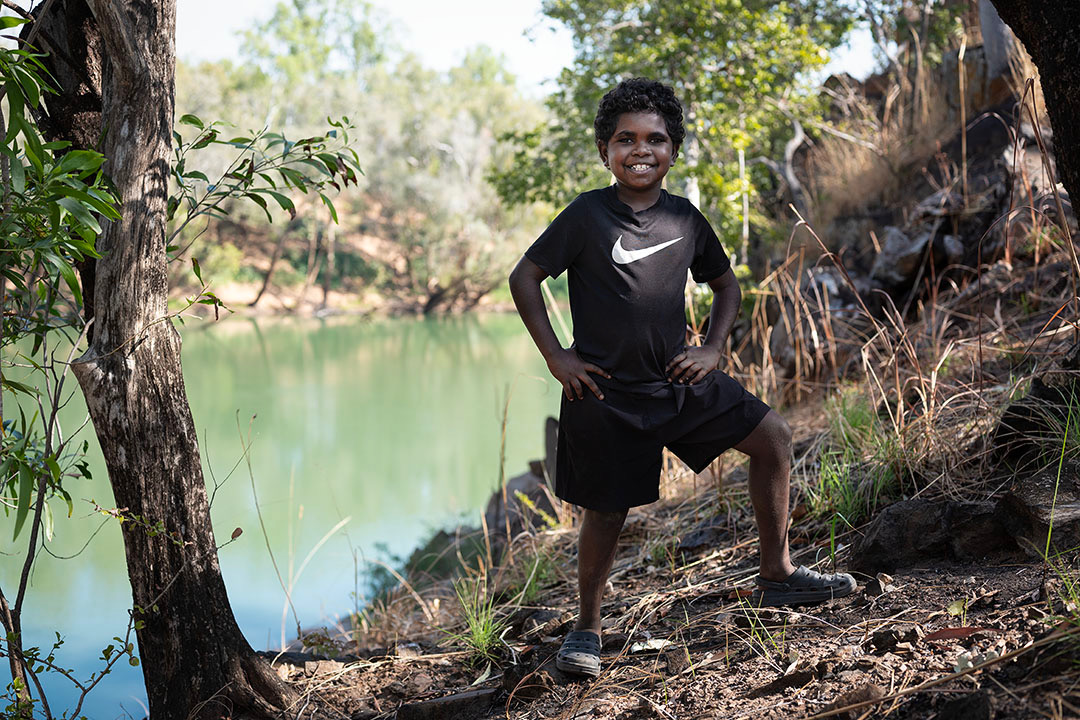 reddustoz's tweet image. How good is family? Wally from Daly River with his family. These photos were captured during a visit from our Storytelling program. Read more about the program here ow.ly/u4R150XkJqi