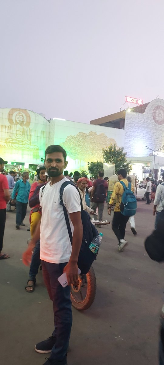 हम लोग भी पटना पहुंच चुके हैं l

अब पटना में आरजेडी का आंतरिक प्रचार होगाl

आधुनिक भारत के निर्माता लोह पुरुष राष्ट्रीय एकता के प्रतीक प्रथम गृह मंत्री एवं उप प्रधानमंत्री सरदार पटेल सरदार वल्लभभाई पटेल जी  की  जयंती पर कोटकोटी नमन