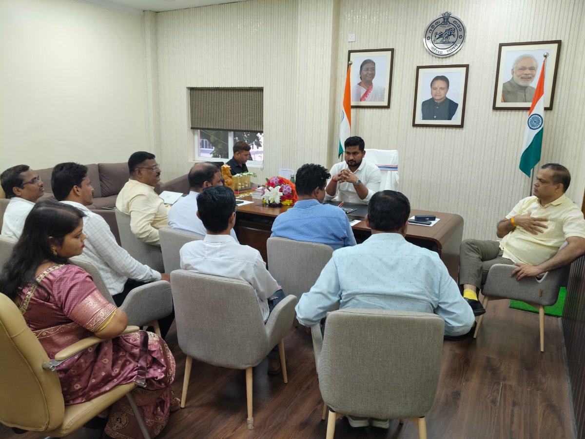 Priyabr02682192's tweet photo. @suryabanshibjp ନିୟତି ଆପଣକୁ ଆଜି ସେ ସୁଯୋଗ ଦେଇଛି, ସୁଯୋଗର ଉପଯୋଗ କରନ୍ତୁ ଏବଂ 2008 ରୁ 2018 ଅନୁଦାନ ନିମନ୍ତେ ବିଧିବଦ୍ଧ ବିଜ୍ଞପ୍ତି ପ୍ରକାଶ କରି ନିଜର ପ୍ରତିଶୃତି ପାଳନ କରନ୍ତୁ #ଲୋକଙ୍କସରକାର 
#ଜୟଜଗନ୍ନାଥ 
#GIA2008_2018
#OSNLEA https://t.co/HyXDyui9Zi
