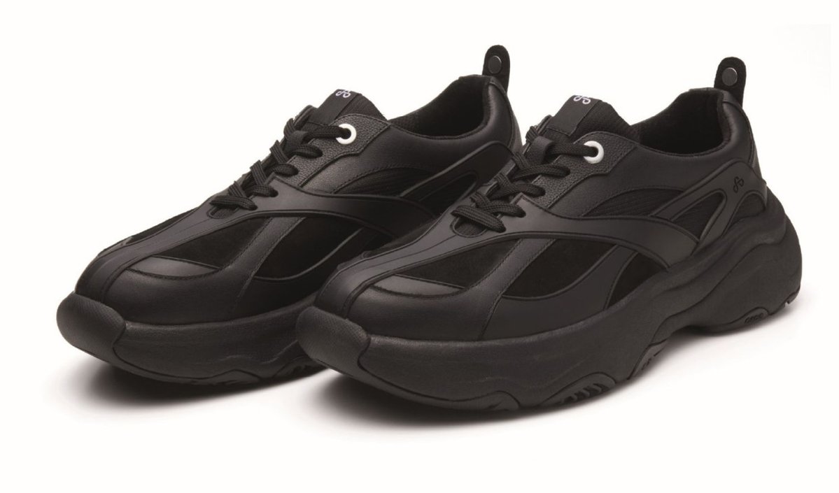 shibuya_parco's tweet image. 【明日まで👟】OAO POP UP STORE
東京・京都を拠点とするスニーカーブラ ンド「#OAO/オーエーオー」がPOP UPを開催。ブランド初となるアパレルコレクションや人気アイテムをご用意💫
@oao_footwear 
📌渋谷パルコ/1F POP UP SPACE「GATE」
▼詳細はこちら
shibuya.parco.jp/event/detail/?…